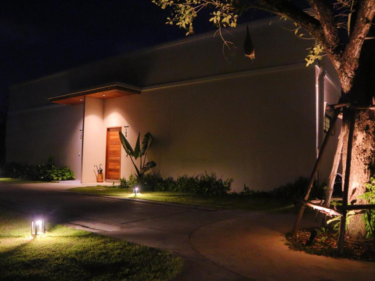 Toledo Pool Villa Nakhon Si Thammarat Bagian luar foto