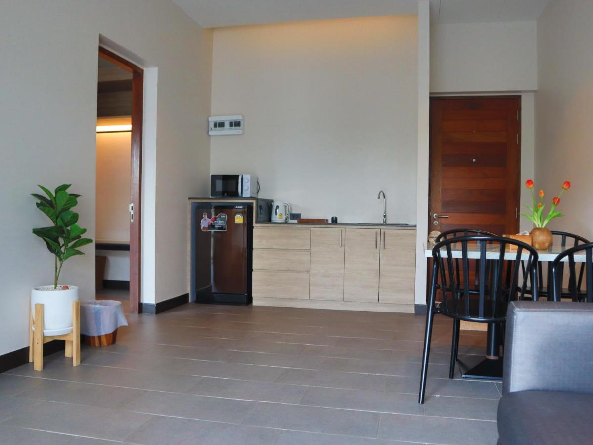 Toledo Pool Villa Nakhon Si Thammarat Bagian luar foto